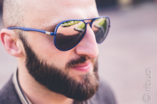Ray-Ban Liteforce Aviator RB4180 6015/88 on people 1