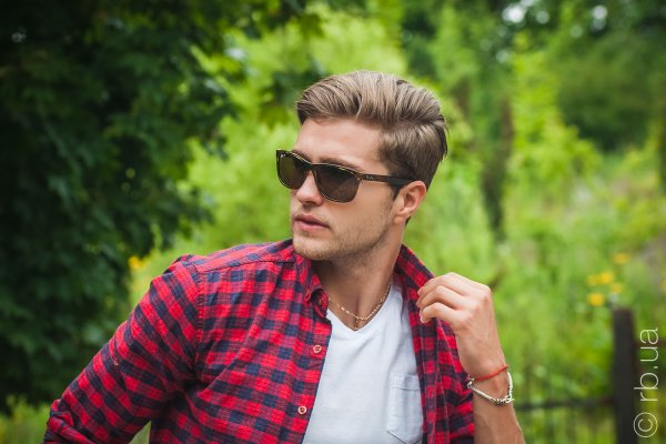 Ray-Ban Highstreet RB4181 710/83 on people 1
