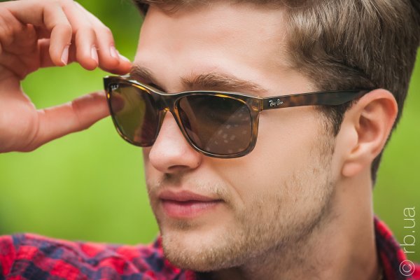 Ray-Ban Highstreet RB4181 710/83 on people 2