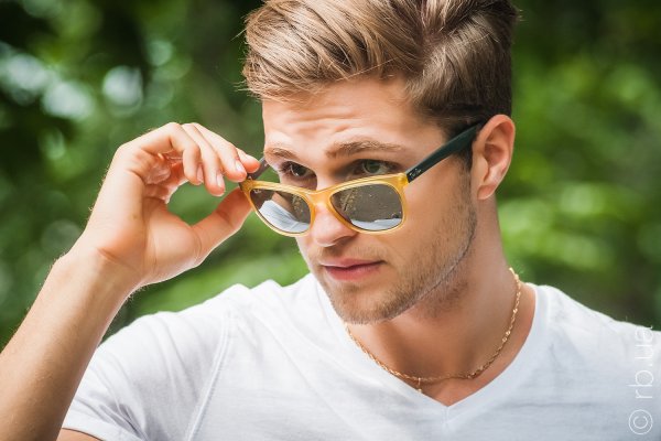 Ray-Ban Highstreet RB4184 6043/40 on people 2