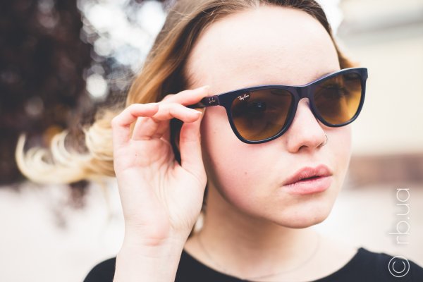 Ray-Ban Highstreet RB4184 6115/X4 on people 2