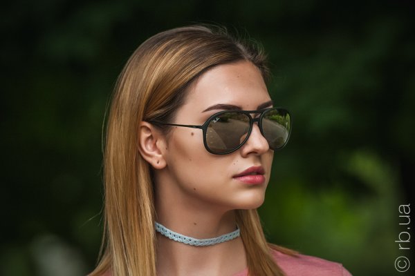 Ray-Ban Alex RB4201 622/5A on people 3