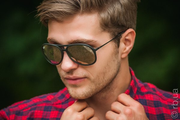 Ray-Ban Alex RB4201 622/5A on people 5