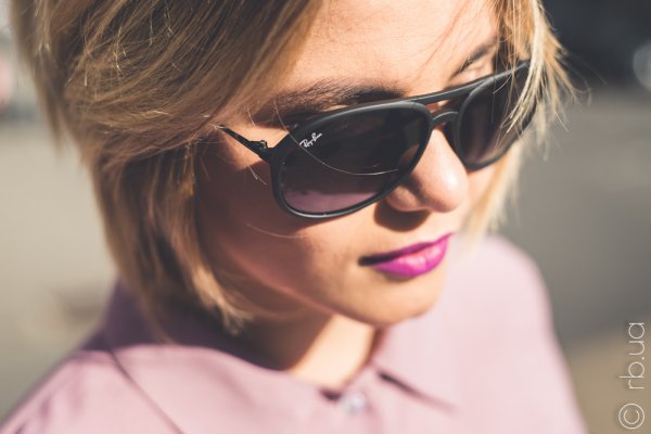 Ray-Ban Alex RB4201 622/8G on people 1