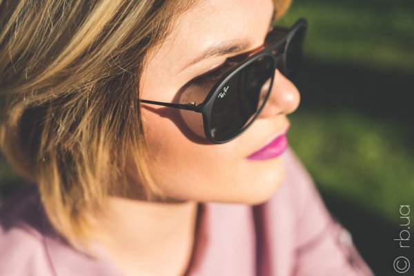 Ray-Ban Alex RB4201 622/8G on people 2