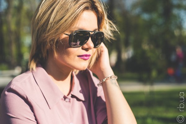 Ray-Ban Alex RB4201 622/8G on people 3