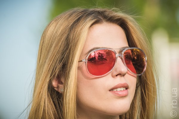 Ray-Ban Alex RB4201 6293/C8 on people 1