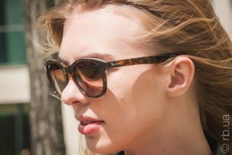 RB4203 710/13 Ray-Ban Highstreet