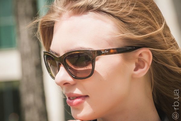 Ray-Ban Highstreet RB4216 710/13   3