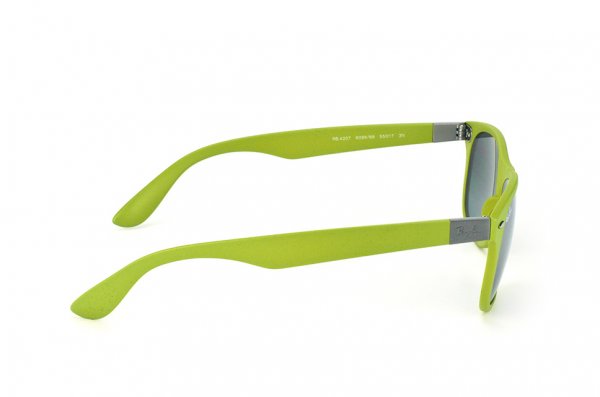   Ray-Ban Liteforce New Wayfarer RB4207-6099-88 Light Green | Grey Silver Mirror