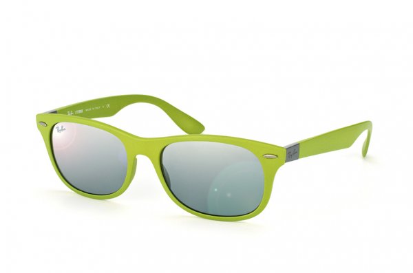   Ray-Ban Liteforce New Wayfarer RB4207-6099-88 Light Green | Grey Silver Mirror